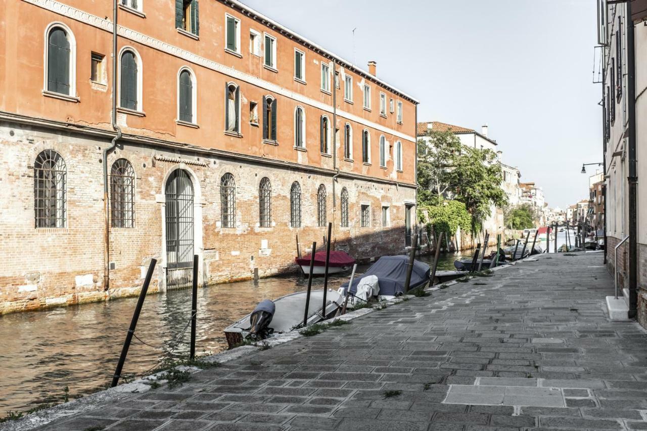 Elegant Fornasa Vecia, Canal View With A Beautiful Garden R&R Βενετία Εξωτερικό φωτογραφία